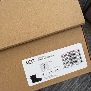 UGG womens Boots size 7